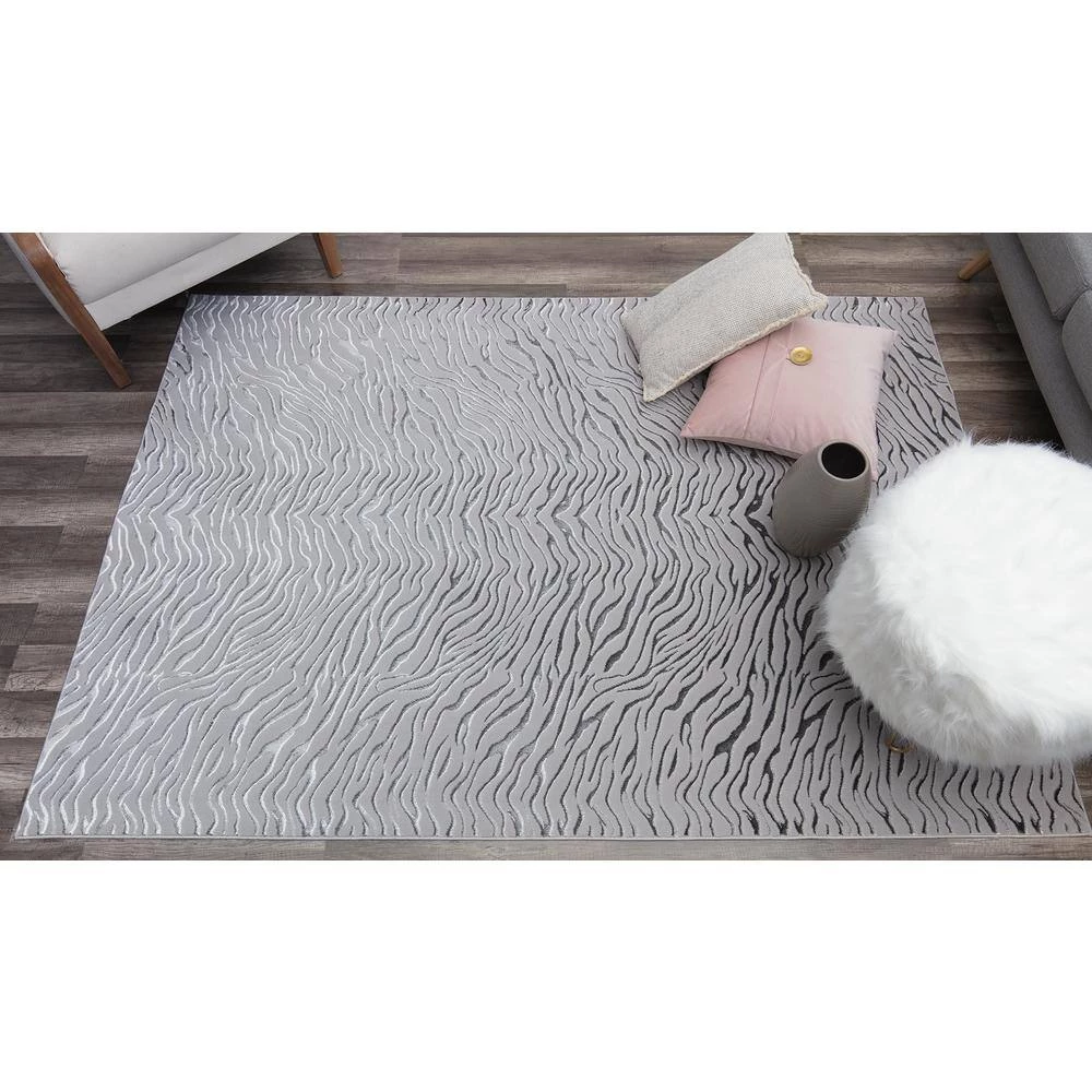 Hazel Gray Tiger Gray 5 ft. x 7 ft. Area Rug by CosmoLiving by Cosmopolitan 7 Hazel Gray Tiger Gray 5 ft. x 7 ft. Area Rug by CosmoLiving by Cosmopolitan - Image 5